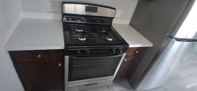 Building Photo - 407 Edwards St