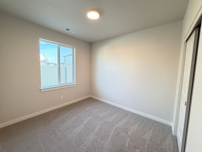 Building Photo - Brand New Hayden Home