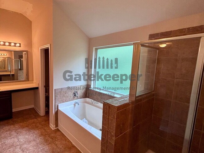 Building Photo - 4743 Chickadee Ln