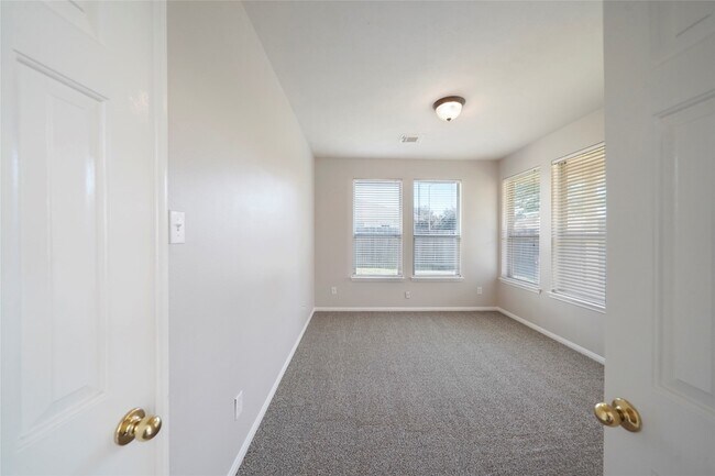 Building Photo - 5602 Beaver Pass Ln