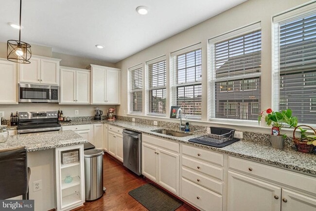 Building Photo - 4420 Fair Lakes Ct