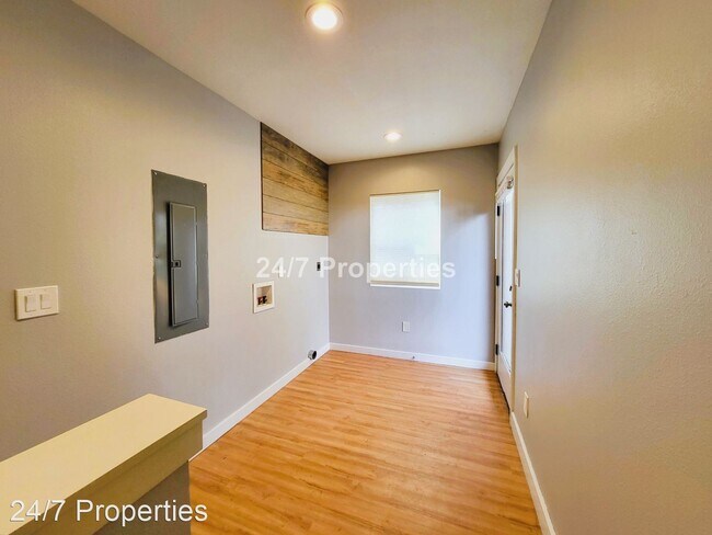 Building Photo - 4 br, 2 bath House - 1020 N Holland Ave