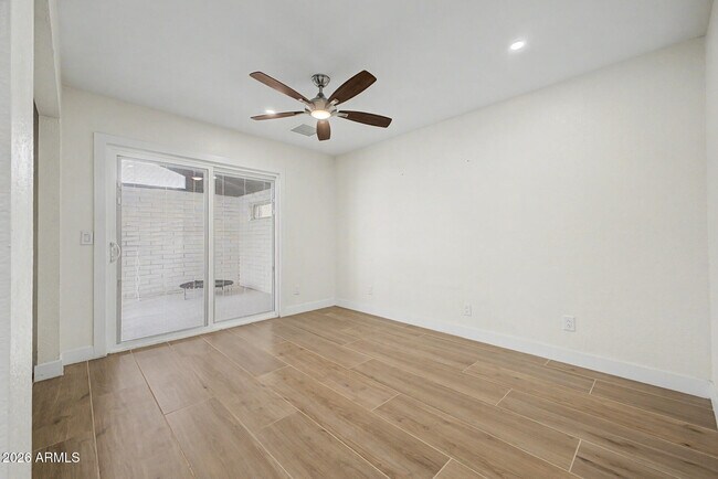 Building Photo - 8711 E Latham St
