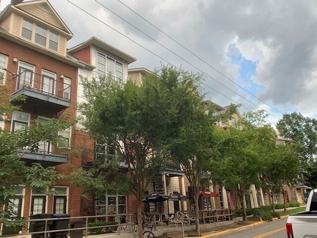 Building Photo - 415 St Francis St