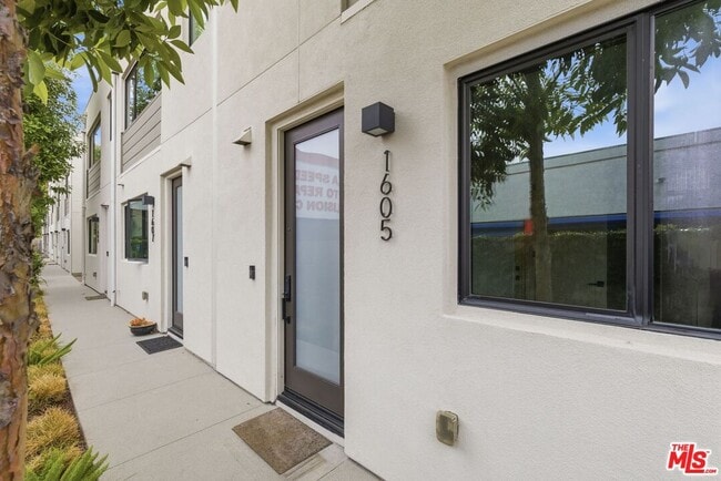 Building Photo - 1605 Arla Way