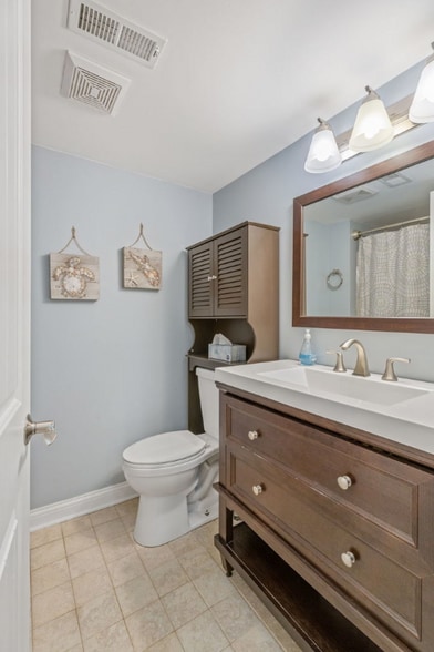 Building Photo - 16719 Paxton Ave