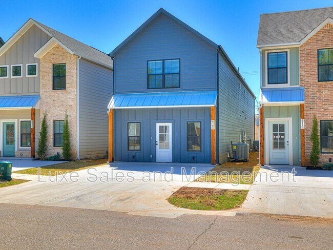 Primary Photo - 600 W 2nd St