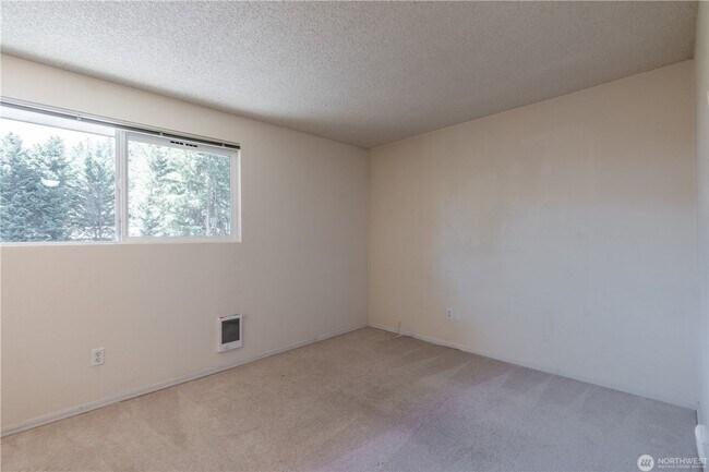 Building Photo - 230 SW Clark St