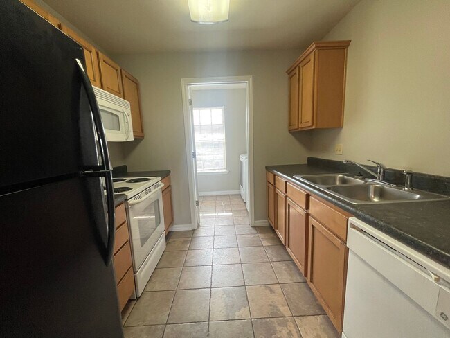 Building Photo - Spacious 3 Bedroom, 2 Bath Unfurnished Apartment with Stunning Views! Branson, MO