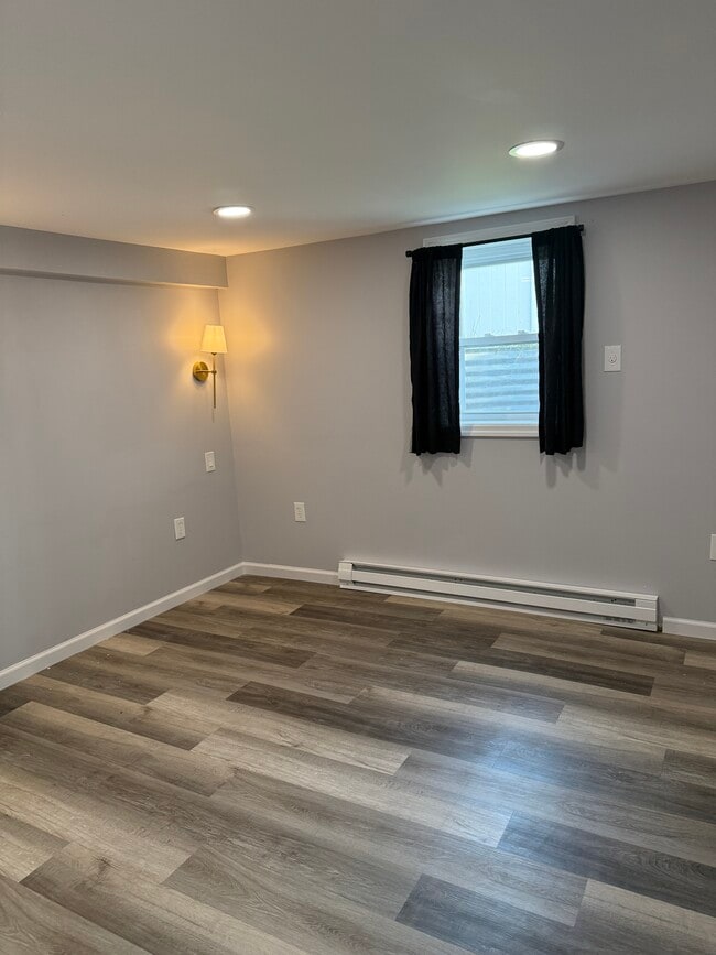 Building Photo - 26 2nd St