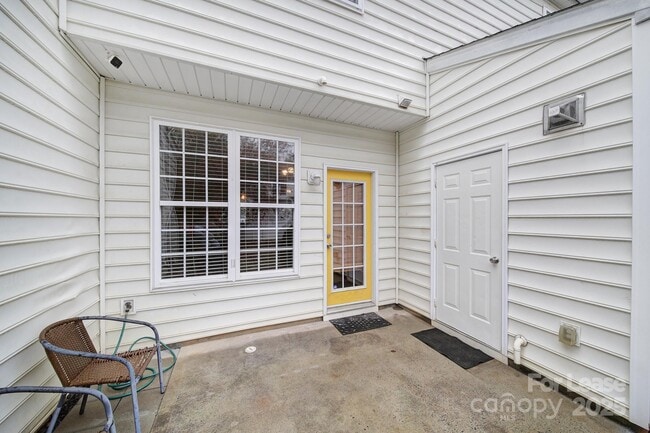 Building Photo - 5037 Sunset Ridge Ct