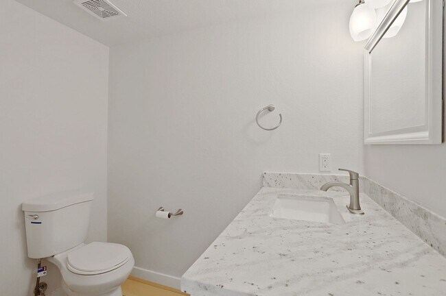 Building Photo - 1305 Sylvan Meadows Dr
