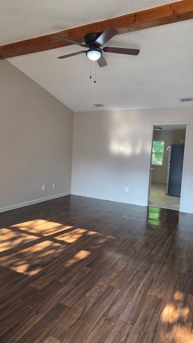 Building Photo - 104 Clarks Bluff Rd