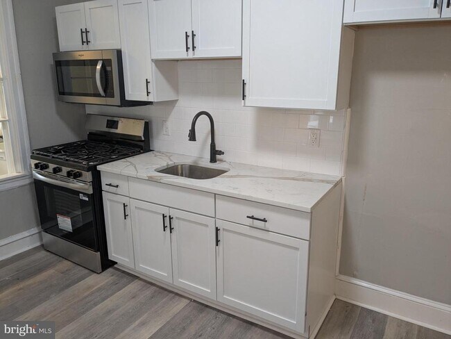 Building Photo - 1261 CHASE