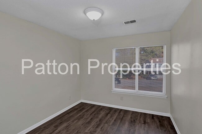 Building Photo - 1705 Springwoods Lake Dr