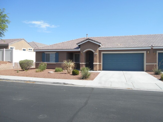 Primary Photo - Gated Townhouse in the Heart of North Las ...