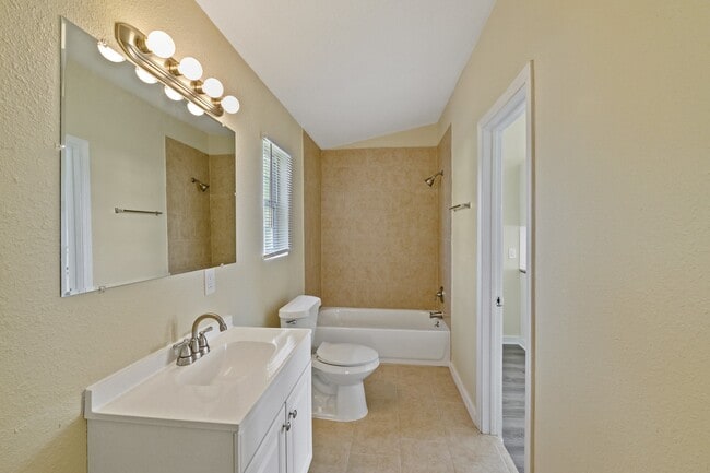 Building Photo - 10001 Lucore St