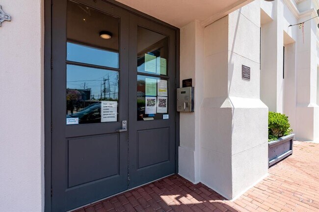 Building Photo - 2400 Mechanic St