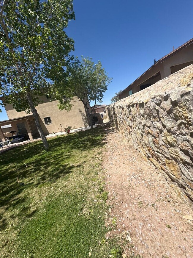 Building Photo - HOME FOR RENT IN ANTHONY TEXAS