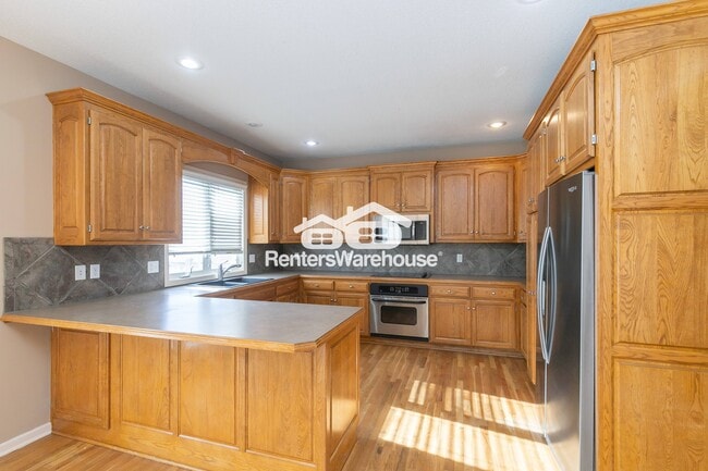 Building Photo - 5701 NE Hidden Meadow Dr