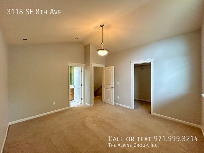 Building Photo - 3118 SE 8th Ave