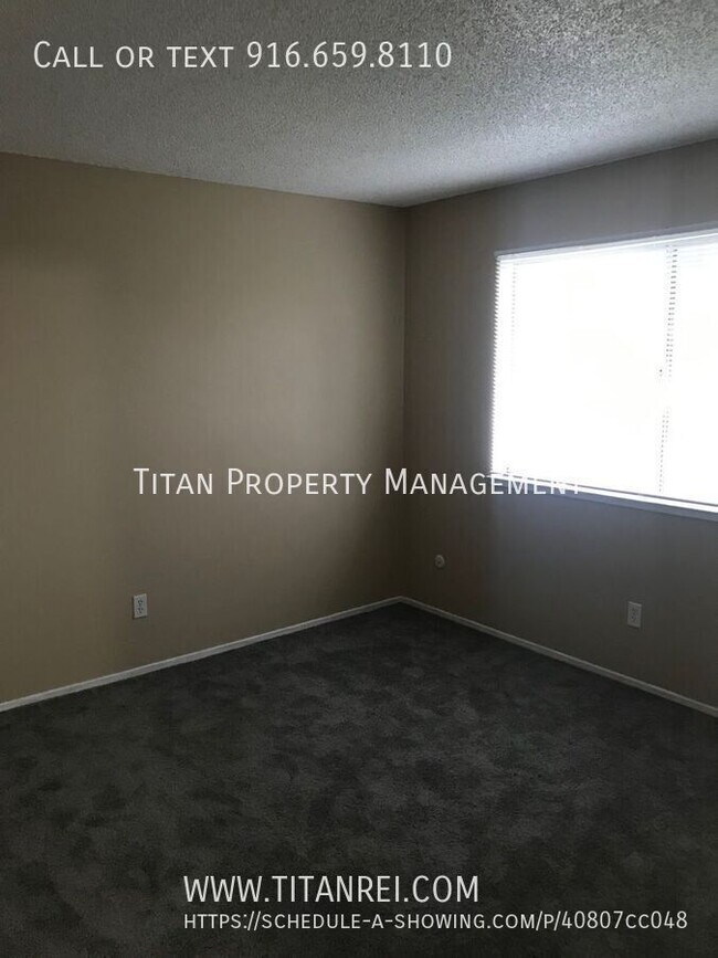 Building Photo - 770 Carro Dr