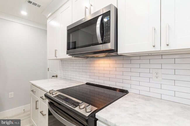 Building Photo - 255 S Pickett St