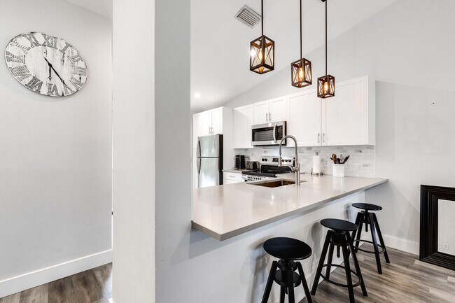 Building Photo - 13155 Chadwick Ct