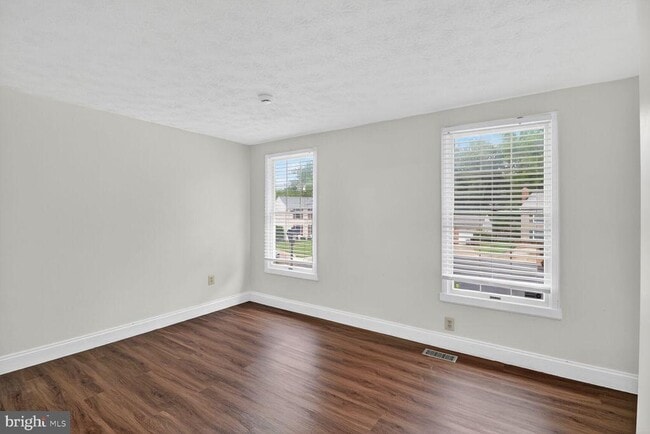 Building Photo - 3633 Dry Creek Ct