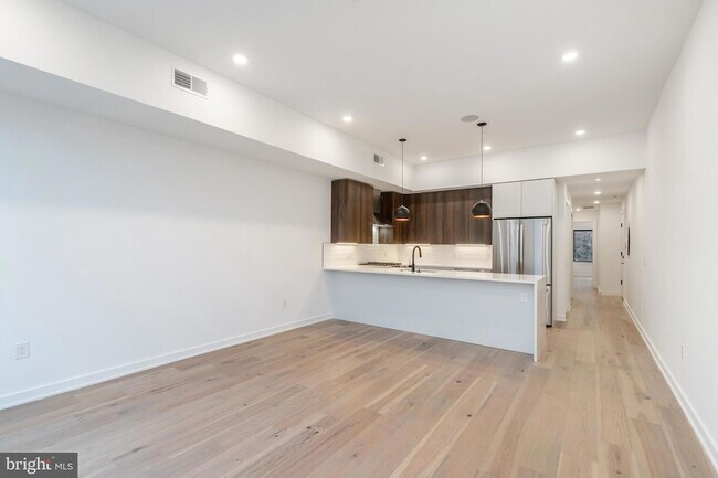 Building Photo - 1601 Frankford Ave