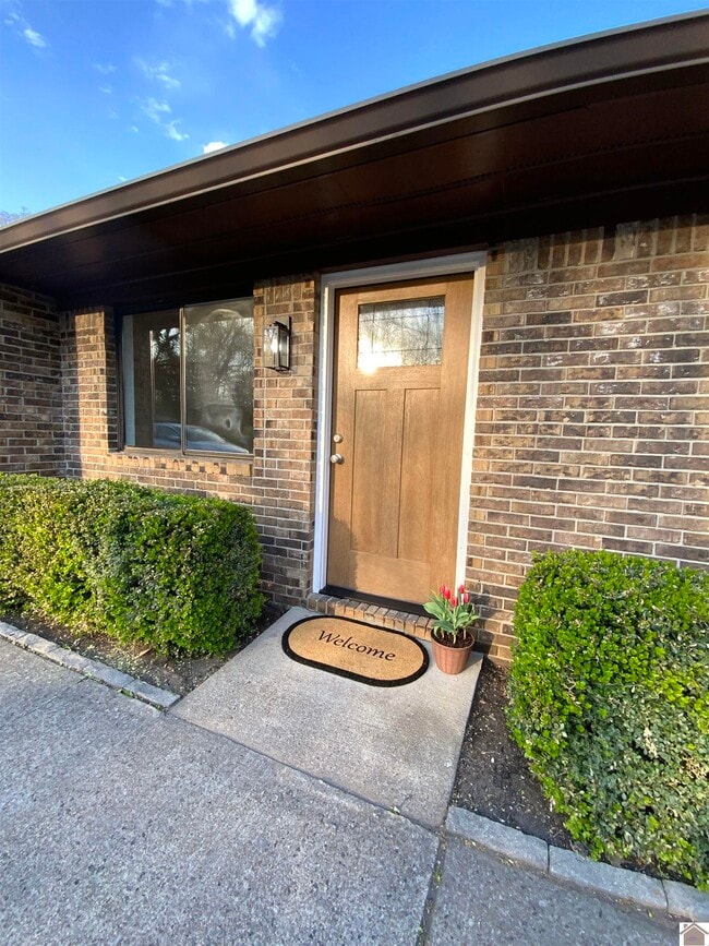 Building Photo - 200 N 31st St