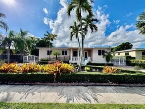 Building Photo - 8000 SW 17th Terrace