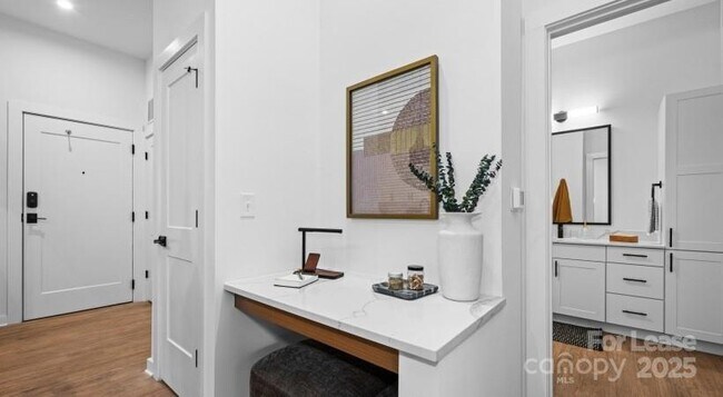 Building Photo - 1711 Commonwealth Ave