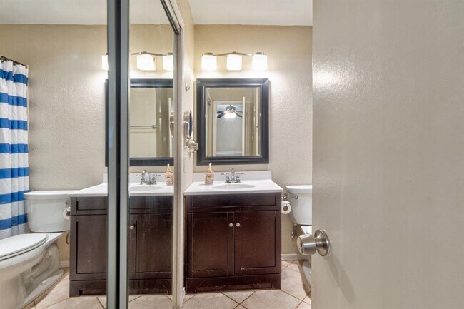Building Photo - 1411 Gracy Farms Ln