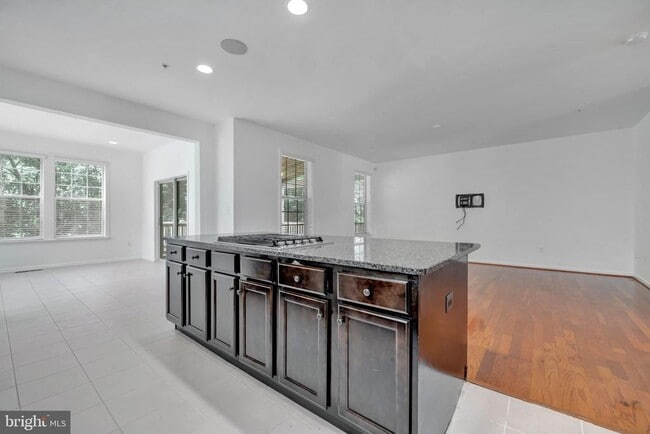 Building Photo - 8008 Hubble Dr