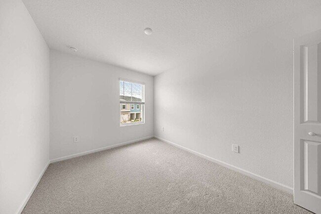 Building Photo - Be the First to Lease This 3BR Townhome in Marion Ranch | Loft + Garage + Screened Lanai + Includ...