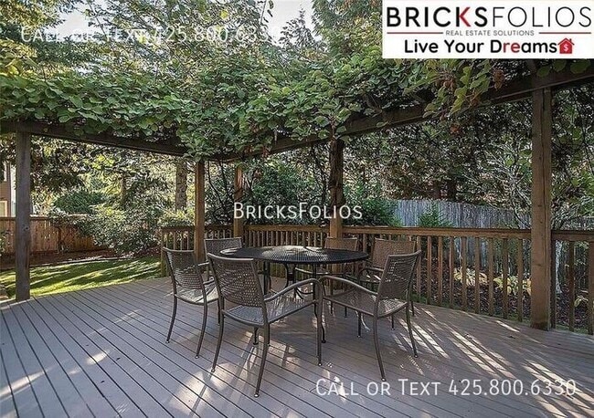Building Photo - Luxurious 5-bedroom home in Sammamish with...