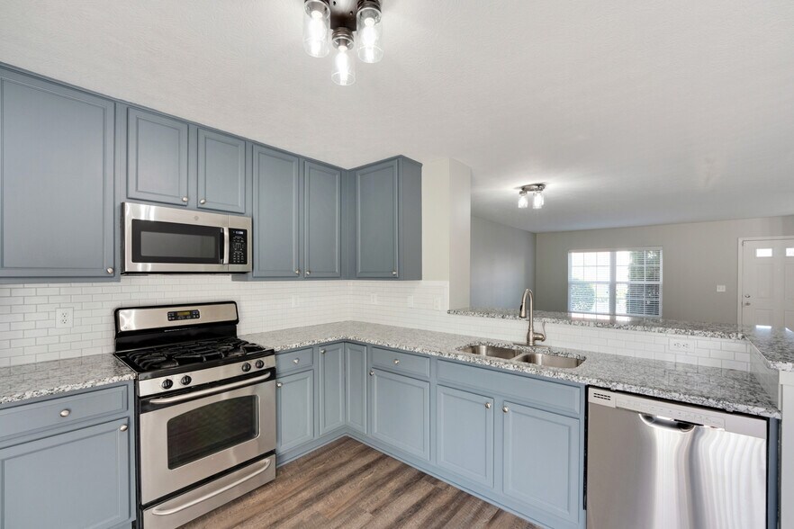 Building Photo - 5757 High Rock Dr