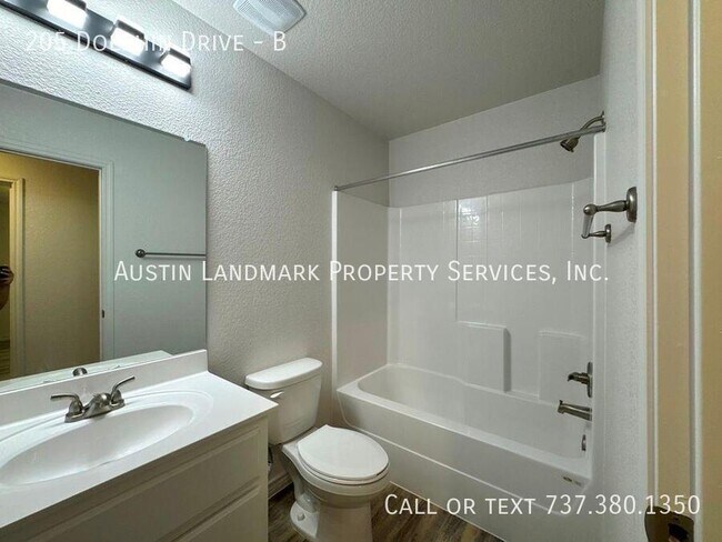 Building Photo - 205 Dolphin Dr