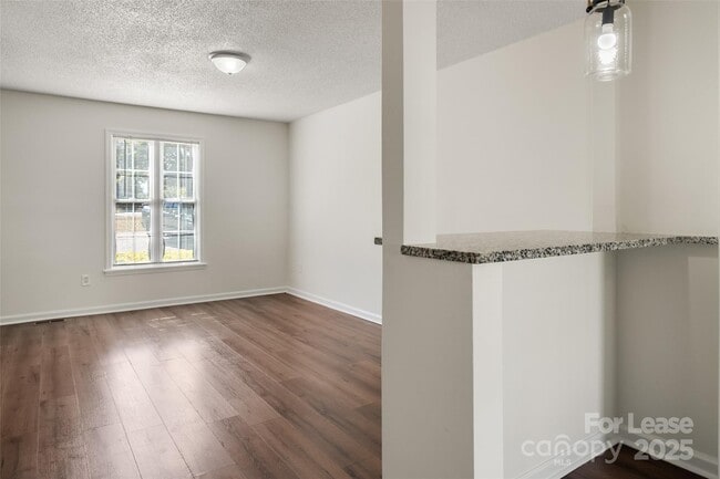 Building Photo - 608 Bethpage Rd