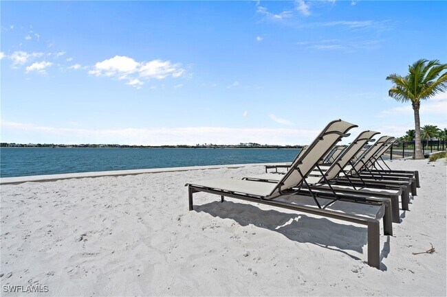 Building Photo - 11841 Venetian Lagoon Dr