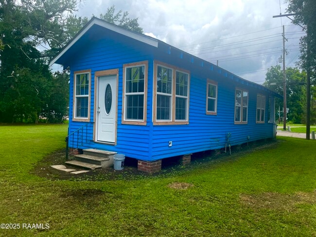 Building Photo - 1013 Iberia St