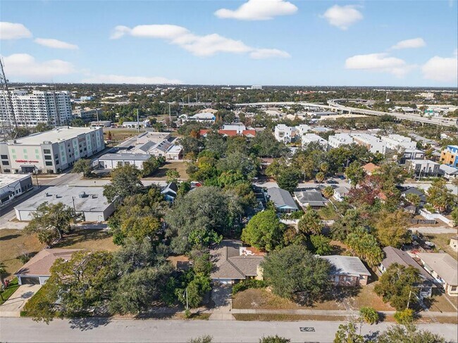 Building Photo - 260 13th St N