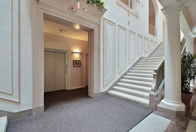 Building Photo - 30 Monument Sq