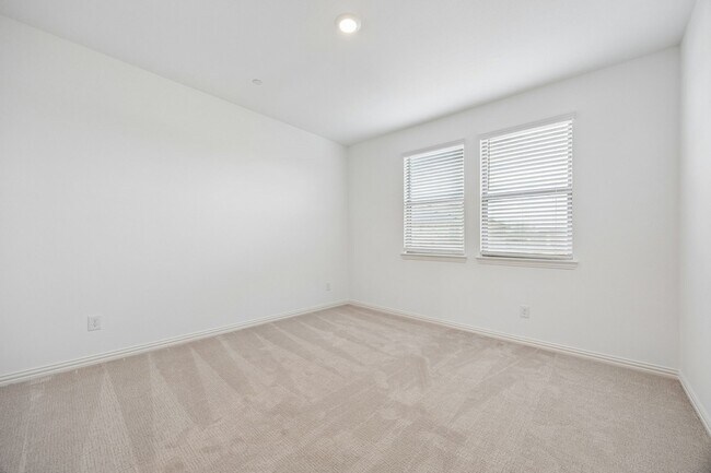 Building Photo - 3547 Pierce Ln