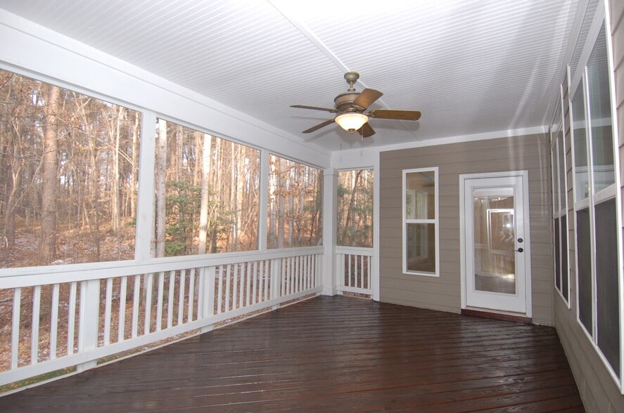 Screen Porch - 4832 Millens Bay Ct