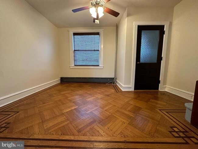 Building Photo - 2525 1/2 Edgemont Street Unit