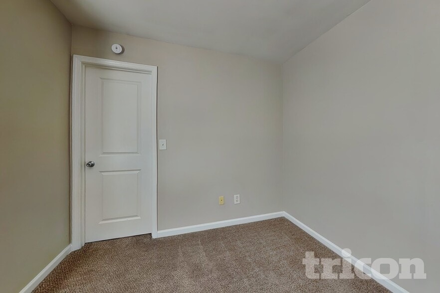 Building Photo - 46 Crescent Woode Way
