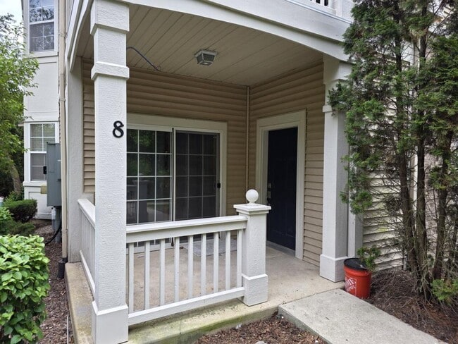 Building Photo - 2250 Aurora Dr