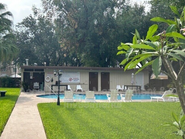 Building Photo - 600 Wichita Ave